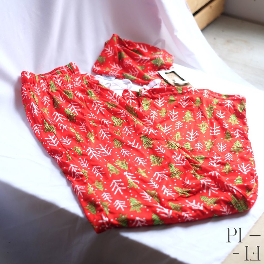 NWT Christmas pattern soft pajama pants with pouch